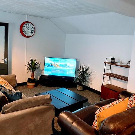 Gorgeous Town Center 3 Bedroom Self Contained Apartment For 1-5 People Harrogate Dış mekan fotoğraf